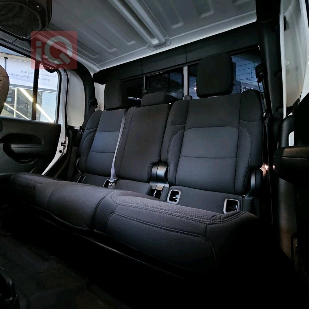 جیپ گلادیەتەر